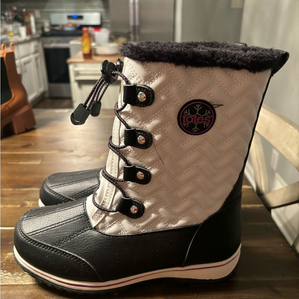 Girls Totes Makenzie Tall Winter Boots